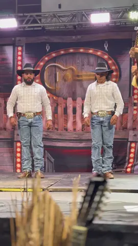 A Tradição sertaneja em cada batida 🙏❤️😍 @marcos_Viinicius017  #criadordeconteudo #catira #fy 