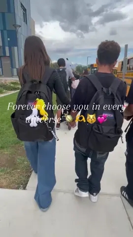 #couplegoals #iloveyou #holdinghands #younglove