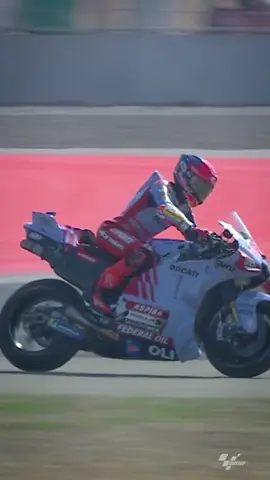 mngenang kembali motor marq Marquez terbakar disirkuit Mandalika tahun kemarin 😱😱😱 semoga tahun ini bisa finis‼️#marq#sirkuitmandalika#motogp 