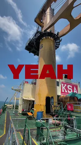 ⚓️.     #pelautindonesia #pelautpunyacerita #ksa #ratugiok1 #floatingcrane 