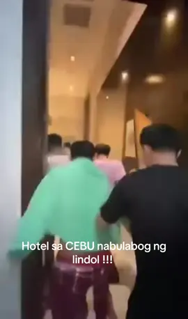 Nag takbuhan palabas ang mga tao sa isang hotel sa cebu matapos bulabugin ng malakas na lindol. #cebu #earthquake #lindol #newsph #foryoupage 