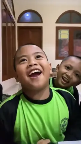 template ada suara trompet ni guyss🎷 credit: @cikomeng07  #CapCut #trend #templatecapcut #jj #fyp 