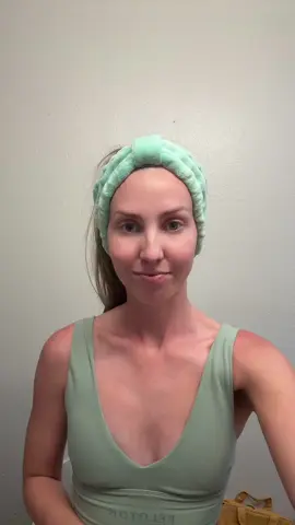 Do my glass skincare routine with me! #skincareroutine #skincare #koreanskincare #medicube 