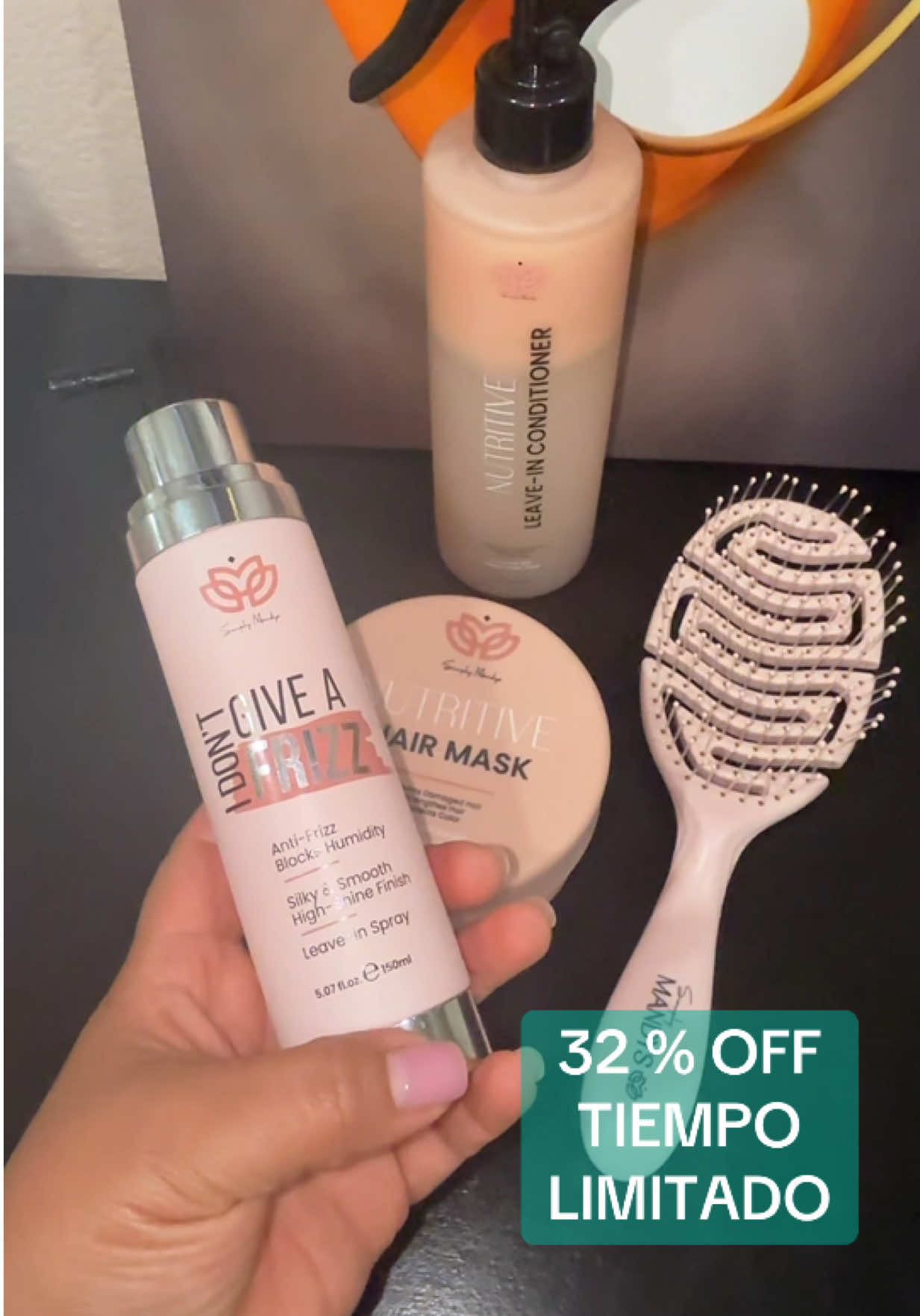 #leaveinconditioner #hairmask #frizz #simplymandys #hairbrush 