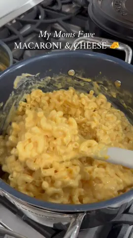 Stovetop Mac & Cheese that’s creamy, cheesy, and pure comfort in a bowl. This one comes together fast, no baking required, and it’s so dang good. The sauce coats every bite of pasta perfectly and it’s the kind of meal that makes you want seconds (and maybe thirds). #macandcheese #comfortfood #EasyRecipe #DinnerIdeas #pastalover