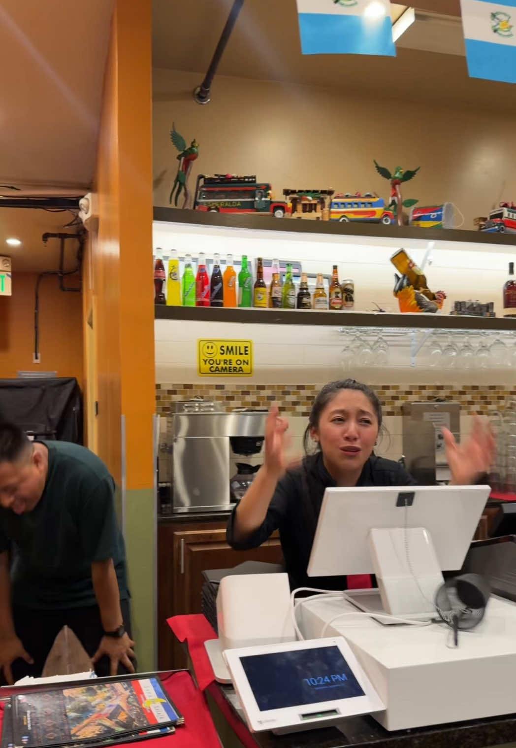 No me gusta trabajar, no se porque lo hace la gente, es horrible 😭  #lunadexelajurestaurant #humor #comedia #502🇬🇹 #icarly 