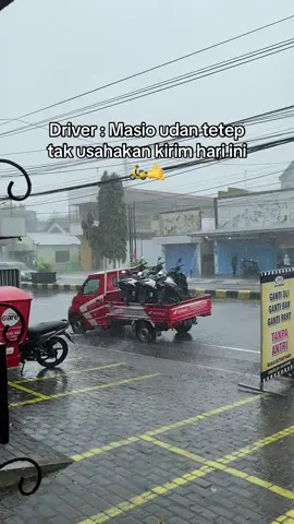 Masio udan, tetep tak usahakne mboh ke piye carane 😍 Info pembelian bisa langsung dm / hub 08983404828 🛵 #cunmotormadiun #cunmotor #dealerhondamadiun #dealermadiun #madiun 