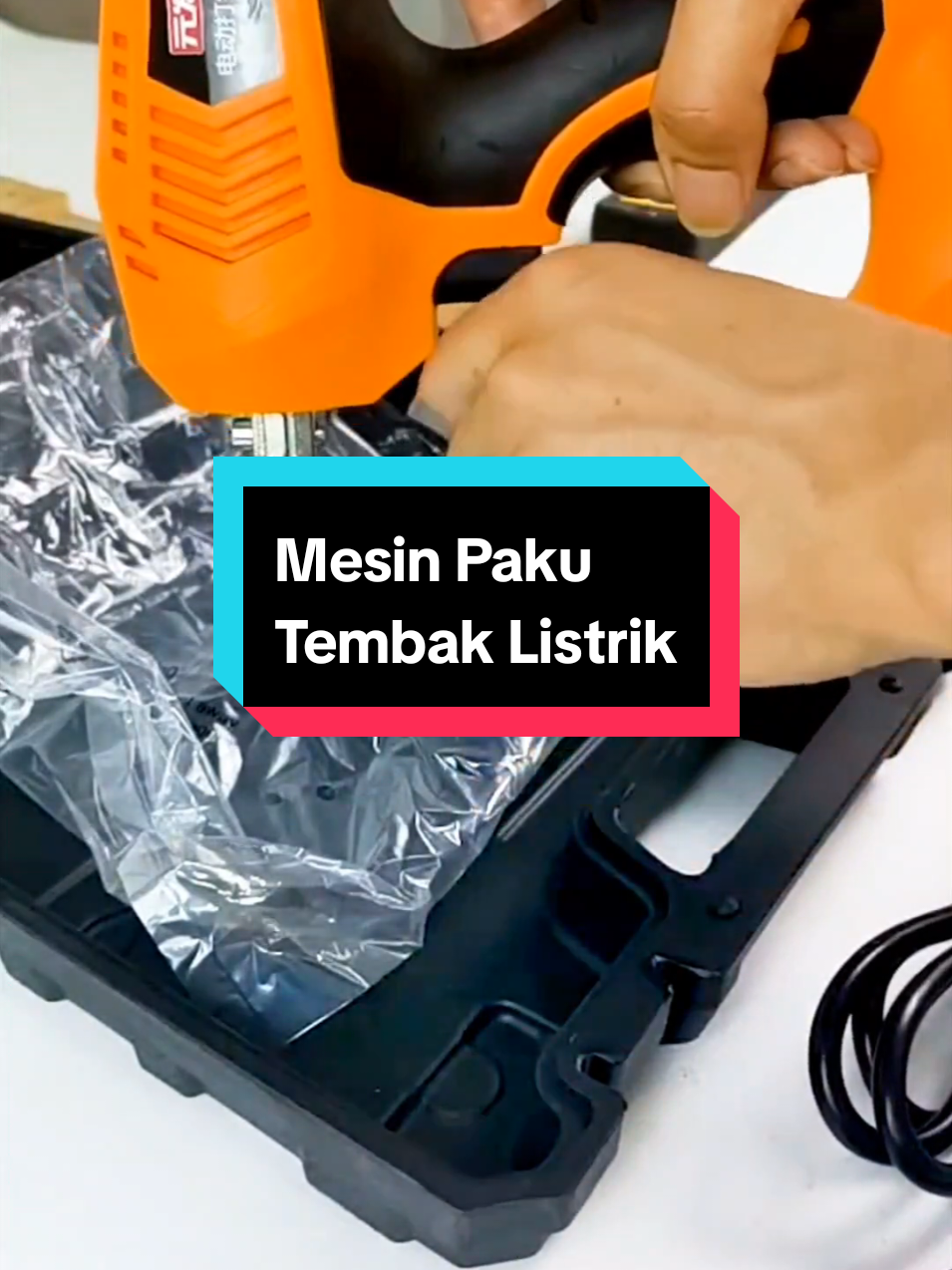 Membalas @wongngalahramadan933 cek keranjang di bawah kiri #perkakas #mesinpakutembaklistrik #staplestembak #tukangmebel #tukangperabot 