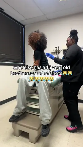 😹😹😹😹😹😹😹😹😹😹 #needle #flushot BIGGG BABBYY@lucian 