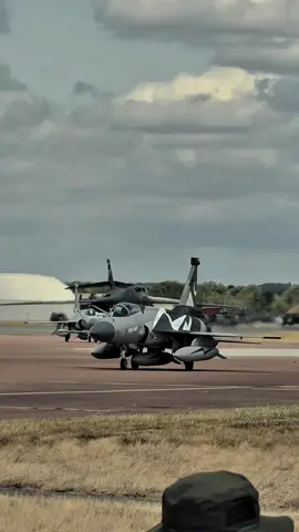 ឮដំណឹងថាកម្ពុជាសាកសមប្រើ JF-17 ច្រើនជាង J-10C😆🇰🇭#cambodia #cambodiaairforce #jf17 