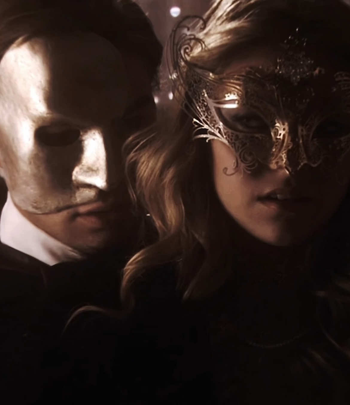 masquerade in gossip girl                #gossipgirl #fyp #viral #edit #masquerade                                        AUDIO EDIT GOSSIP GIRL EDIT