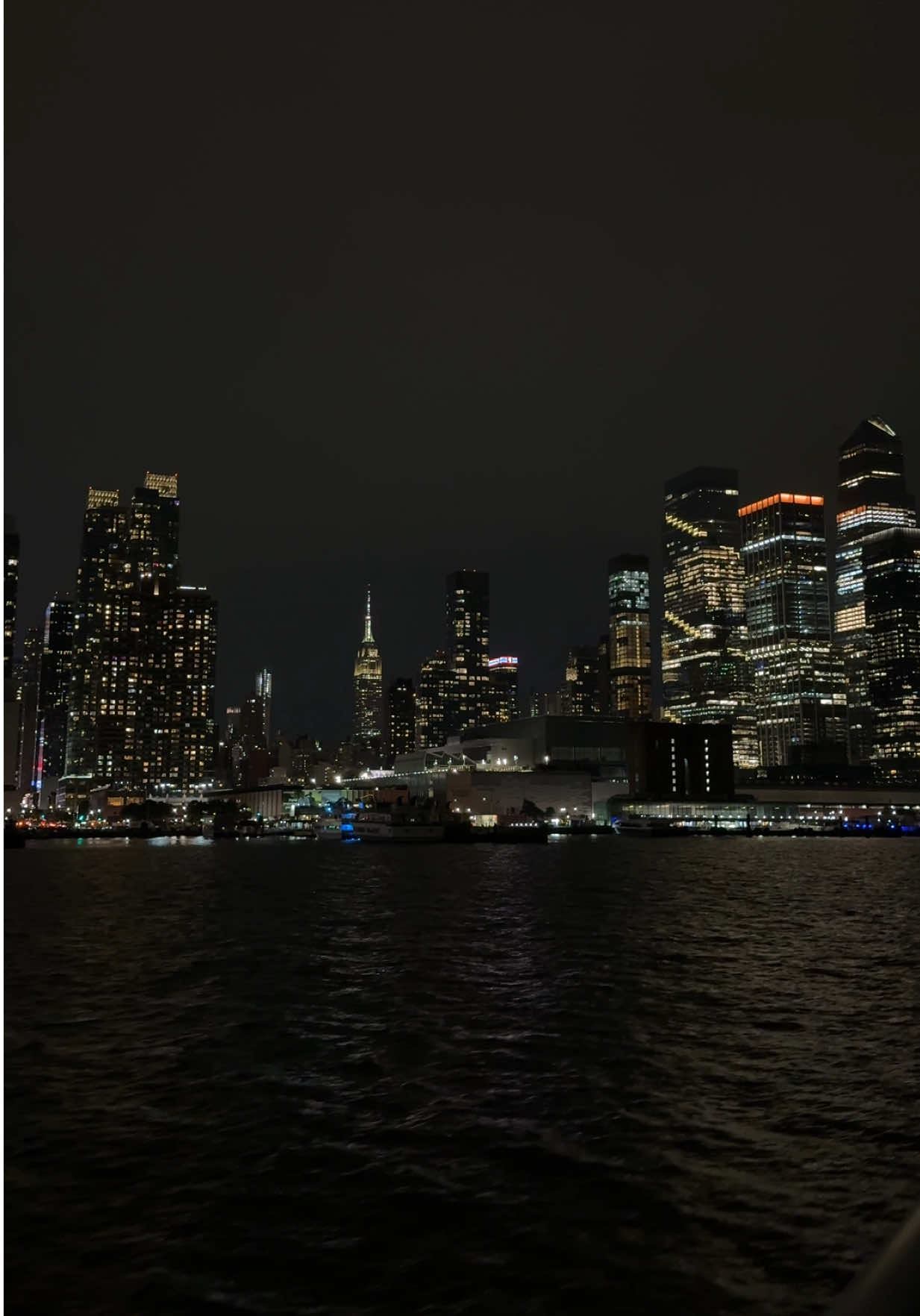 #NYC #NewYorkCity #Manhattan #DarkAesthetic 