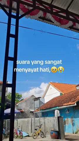 semoga para santri yg masih ada di dalam ditemukan dan secepatnya bisa di evakuasi dengan selamat🤲🏻💔