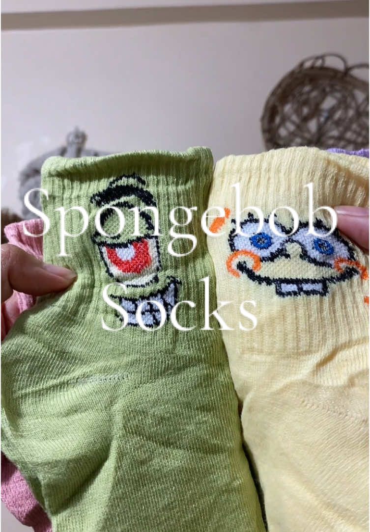 5 pairs in one set na agad yan mare  #spongebobsocks #cutesocks #womensocks #5in1socks 