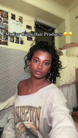 enjoy my yap session and WOWWWW my hair looks BOMB👅👅👅 #curlyhair @Not Your Mother's @PATTERN Beauty @Umberto Giannini @Kérastase @Fenty Hair @OGX Beauty 