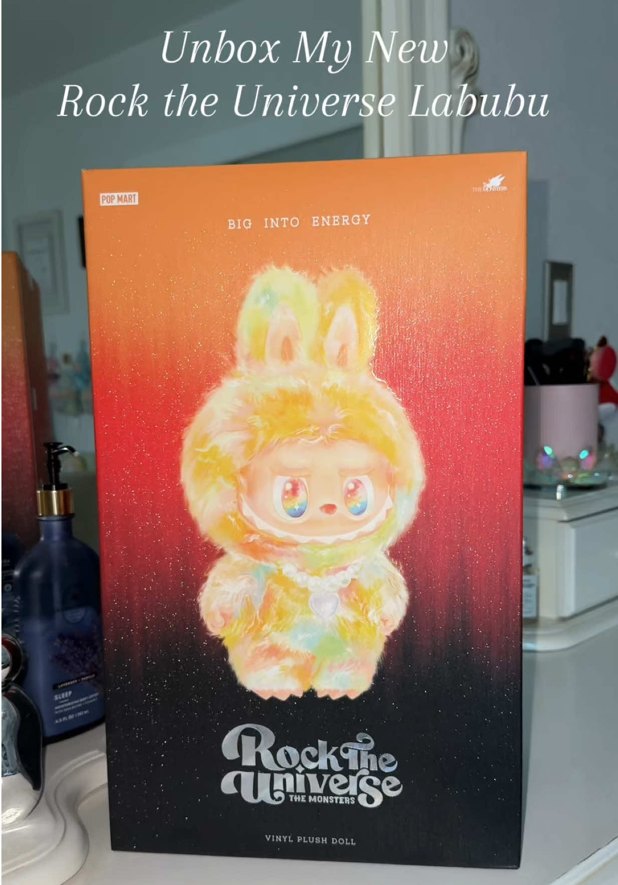 FINALLY got the new rock the universe labubu and she’s GORGGG!! @POP MART 😍❤️ #popmartunboxing #rocktheuniverse #labubu #bigintoenergylabubu #rare 