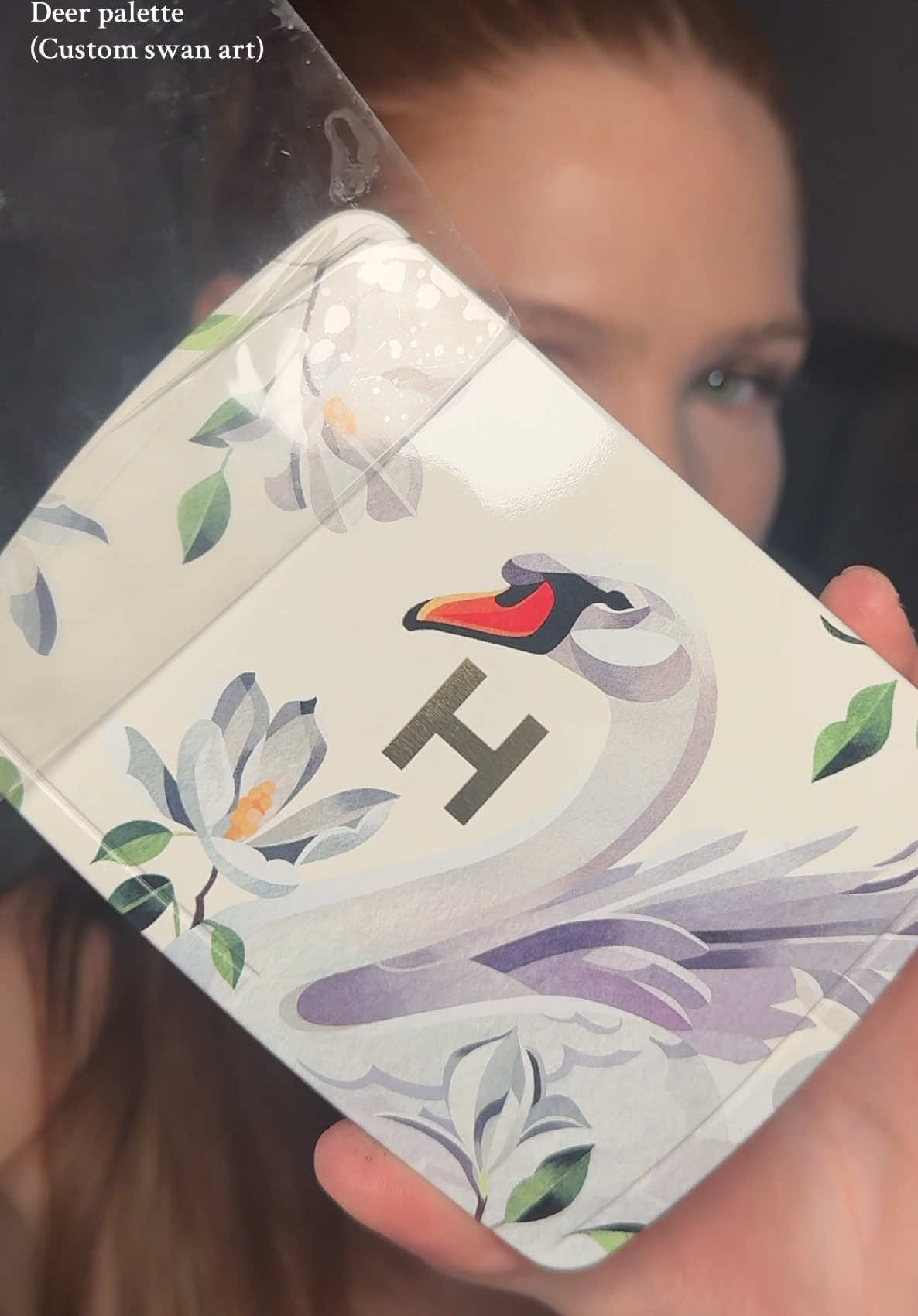 @Hourglass Cosmetics holiday palettes >>>  I’m so in love with this yesr palette, its so perfect for my fair skintone😍  Btw. I’m a mom!!!! 🙊🙊🙊  #hourglass #hourglasscosmetics #deerpalette #fairskin #makeup 