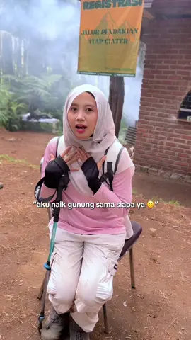 naik gunung sama siapa ya :(  #Hiking #gunung #pendaki #atapciater #gunungkramat 