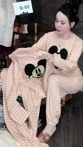 Set Bộ Đồ Nữ Kẻ Ngang Hồng Đen Áo Dài Tay Form Thụng Đính Mặt Gấu Mickey #setdoxinh #bothudongnu #setdonu #thoitrangnu #xuhuong 