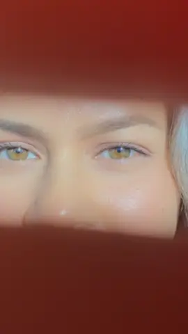 Sunlight hits, my eyes glow hazel 🧿 #hazeleyes #fyp #trending #viral #beautifuleyes 