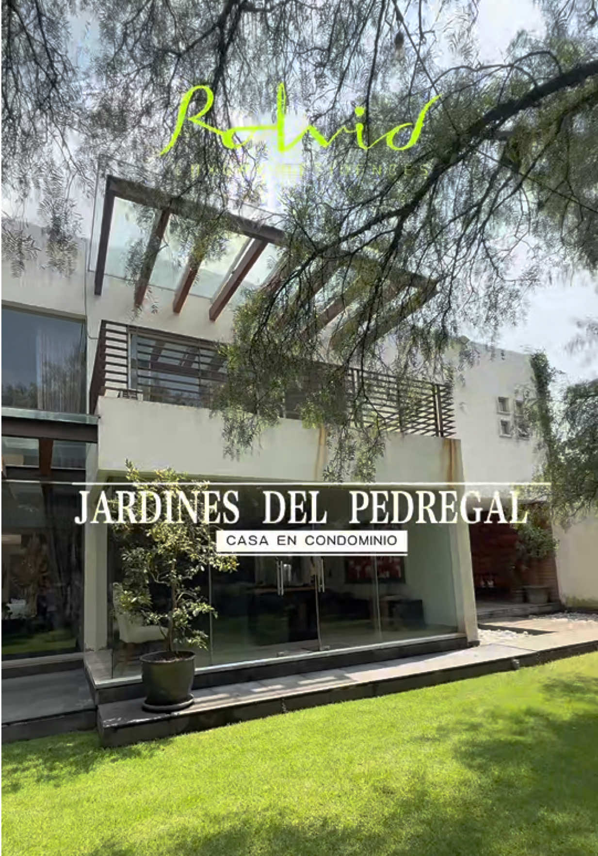 📍 Jardines del Pedregal | Condominio con vigilancia 24/7 🌿 Jardín privado de 400 m² con terrazas y chimenea 🔥 Sala a doble altura con diseño elegante 🎲 Salón de juegos y despacho privado 🚗 Garage para más de 10 autos 💰 Precio: $59,900,000 📐 Terreno: 1,100 m² 🏗 Construcción: 950 m² 🛏 4 recámaras ✨ Agenda tu cita y descubre la exclusividad