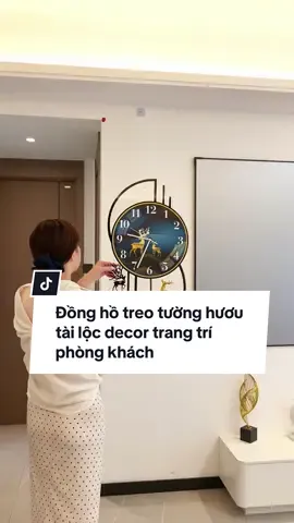 Đồng hồ treo tường hươu tài lộc decor trang trí phòng khách#muataitiktokshop #thuhaifreeship #xuhuongtiktok #wwwmindecor #donghotreotuong 