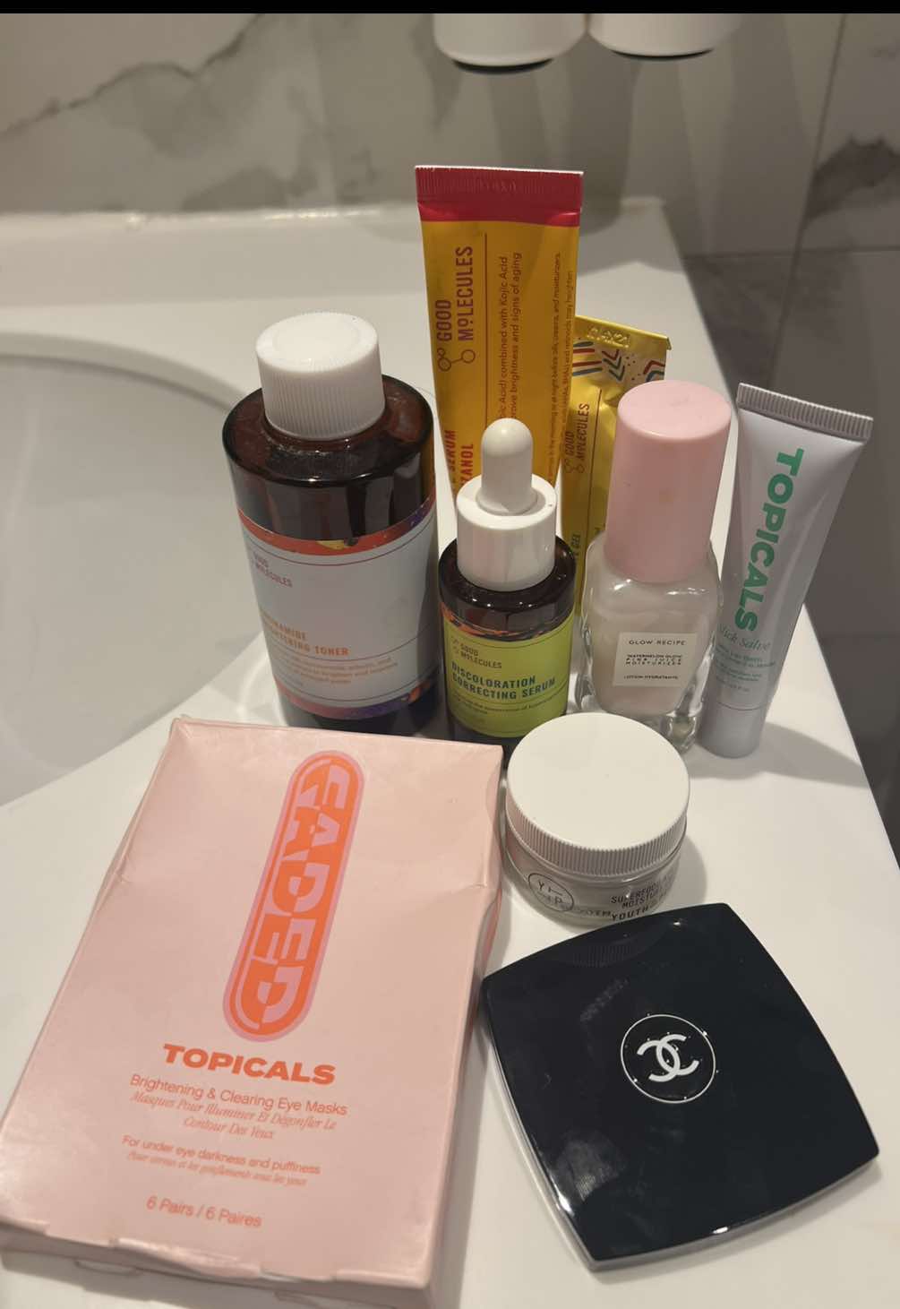 Skincare favorites💖 These products are great for hyperpigmentation!  *Excuse the way I’m talking, my wisdom tooth is taking me ouuuttt!*  @Anua Store US Heartleaf pore control cleansing oil & Niacinamide 10+ TXA 4 serum @Youth To The People Kale + green tea spinach vitamins superfood cleanser KojiSan Kojic Acid Soap @Glow Recipe Watermelon Niacinamide dew drops & Prickly pear peptide serum  @Good Molecules  Niacinamide brightening toner & Yerba mate wake up eye gel @COSRX US Advanced snail 92 All in one cream @TOPICALS Faded Eye Masks @belif USA Aqua bomb eye gel @Black Girl Sunscreen SPF50 @POND’S Mossturizer  #fyp #skincare #skincarefavorites #hyperpigmentation #glowyskin   