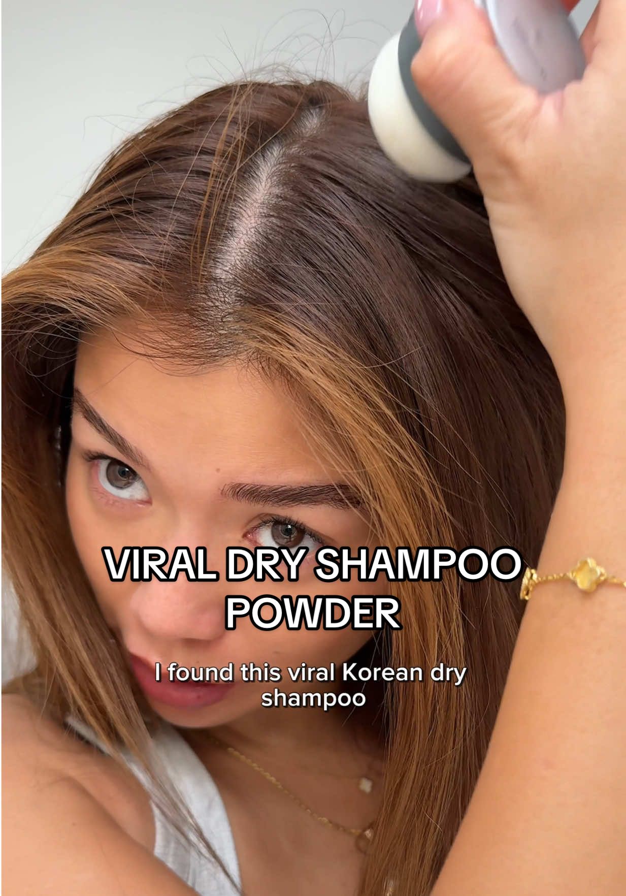 for my oily hair girls that hate the white cast from dry shampoo! trying the viral Korean dry shampoo powder by @I Dew Care 🛁🫧 #amazonfinds #amazonshopping #primeday #amazonbeauty #dryshampoo 