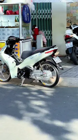 Mưa hoàiii rửa hết nổi luôn 😔 #wave #wave125i_ไฟเลี้ยวบังลม #xh 