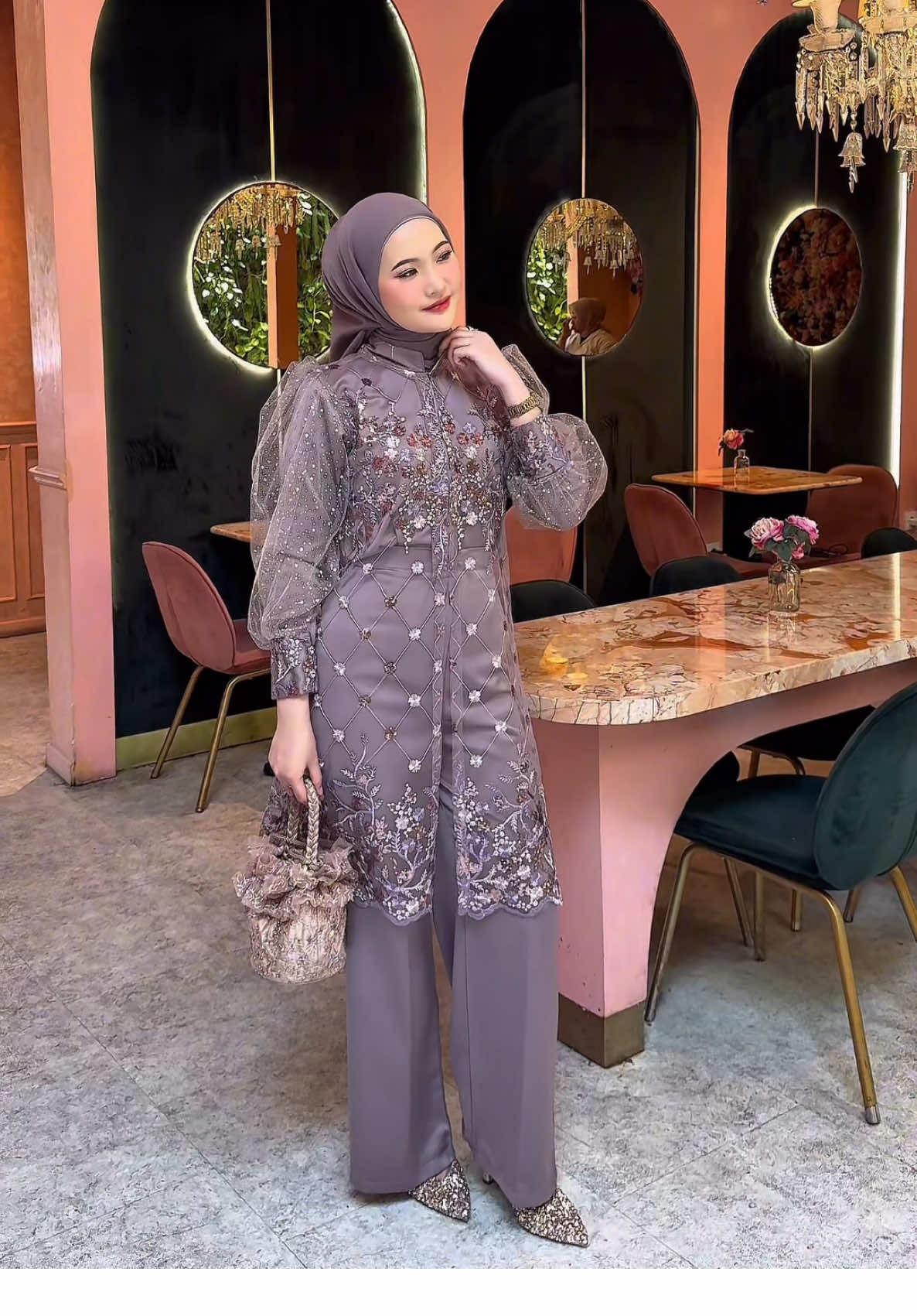 Masya allah dark taupe maheera one of best seller siapa yang sudah meminang? Guys info ya po 14 harian mohon ditunggu ya🙏🏻