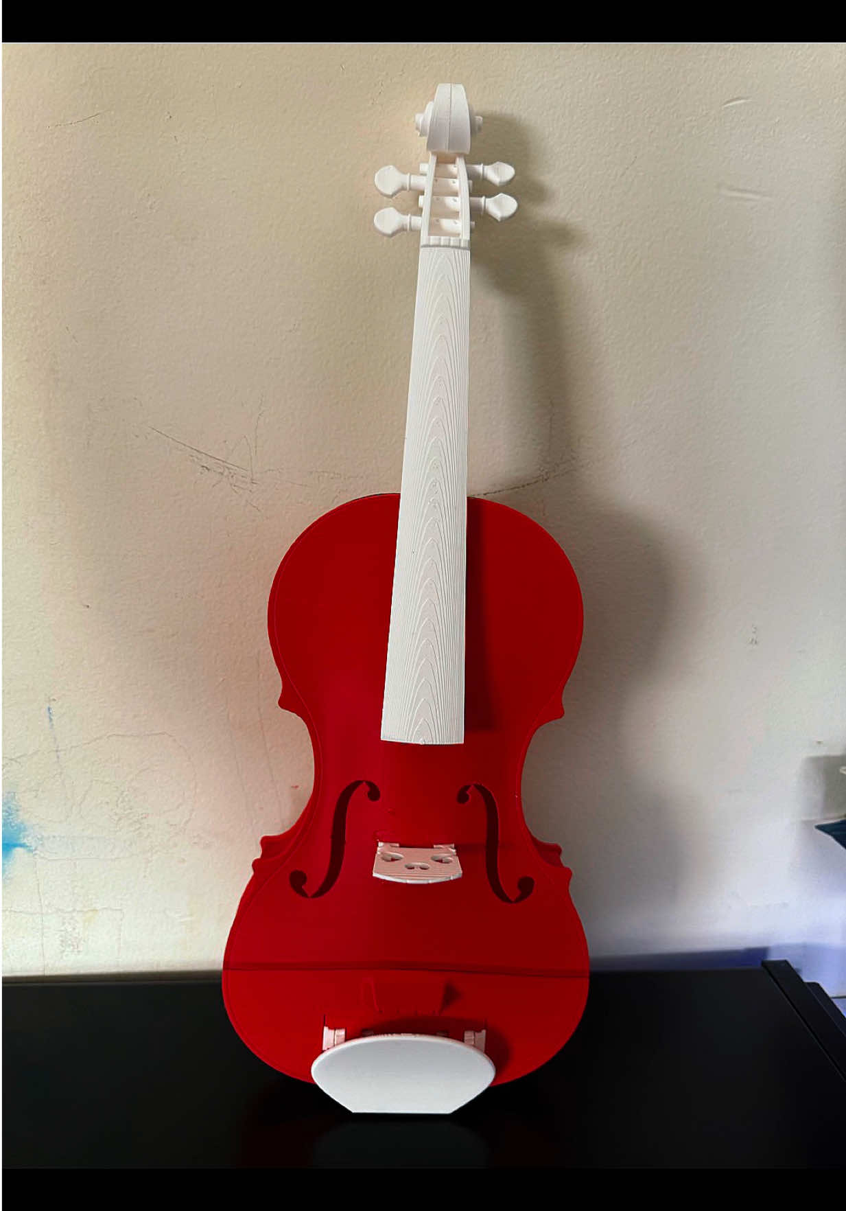 🎻✨ Bringing music to life, layer by layer — this 3D printed violin is where art meets technology! 🚀🖤❤️ #3DPrinting #Violin #MakersMagic #printsjackson #music 