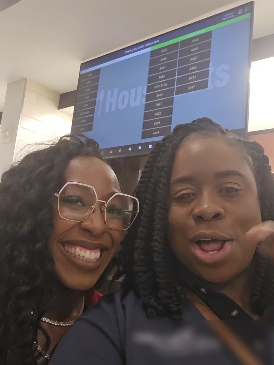 #OkSoBoom I'm at work, minding my coin,  when this beautiful vision in all red comes around the bend. And I'm like... ain't that @IAMLEGALLYHYPE ? And was‼️ Did I go speak?  AND DID‼️ SHE IS SO KIND, AND SO HILARIOUS.  Yeah,  she can stay. Lol.  Thank you for all that you do, and thank you for taking the time today. 