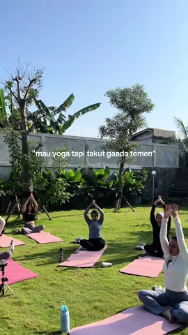 berangkat sendiri,  pulang bawa temen baru😆💗 #yogabogor #yogaoutdoor #morningyoga 