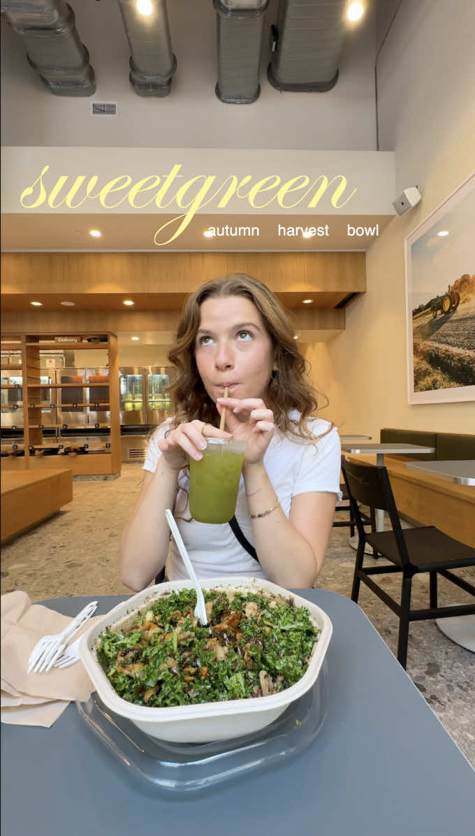 Autumn has landed at @sweetgreen #GiftedBySweetgreen 🥗 The maple-glazed brussels + roasted sweet potatoes are my favvvvvvv! #sweetgreen #creatorsearchinsights #nycfood #healthyfood 