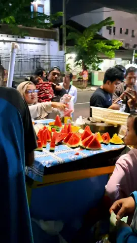 Gilo - Gilo Jalan Imam.Bonjol Semarang .  Favoritmu makan apa.guys? Buka Jam 16.00 sampai.habis #gilogiloviral #gilogiloimambonjol  #kulinerviralsemarang #gilogilo 