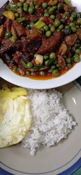 mari makan,,,,, tumis leunca jengkol pindang tongkol ditambah ceplok telor,, #fyppppppp 