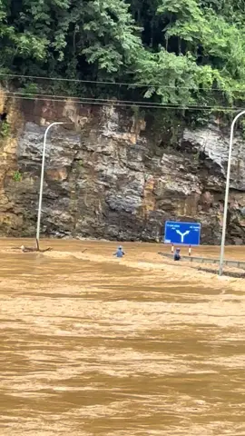 1 năm lũ 1 lần , khổ người dân, thương  quê em.🥺🥺#dungne #xuhuongtiktok #caobang 
