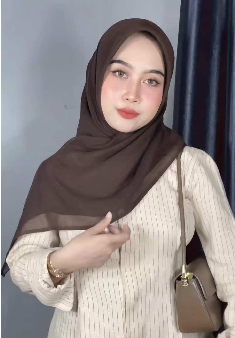#ootdhijab #kemejasalur #kemejafit #kemejacoklat #fyp 