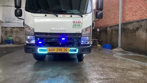 Phải chi rửa xe xong đang nóng nực mà ổng cho con mưa lớn thì mát quá heng @Đ𝕠̂ ℂ𝕙𝕚𝕧𝕒𝕤 𝟞𝟘 🤭🤭🤭#toiisuzu #xuhuong #team60 #60H29826 #clbanhemyêuxekếtnốimọimiền 