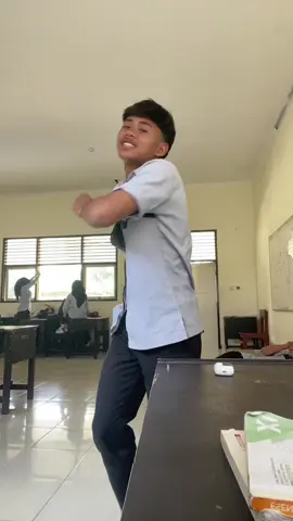 😝😝