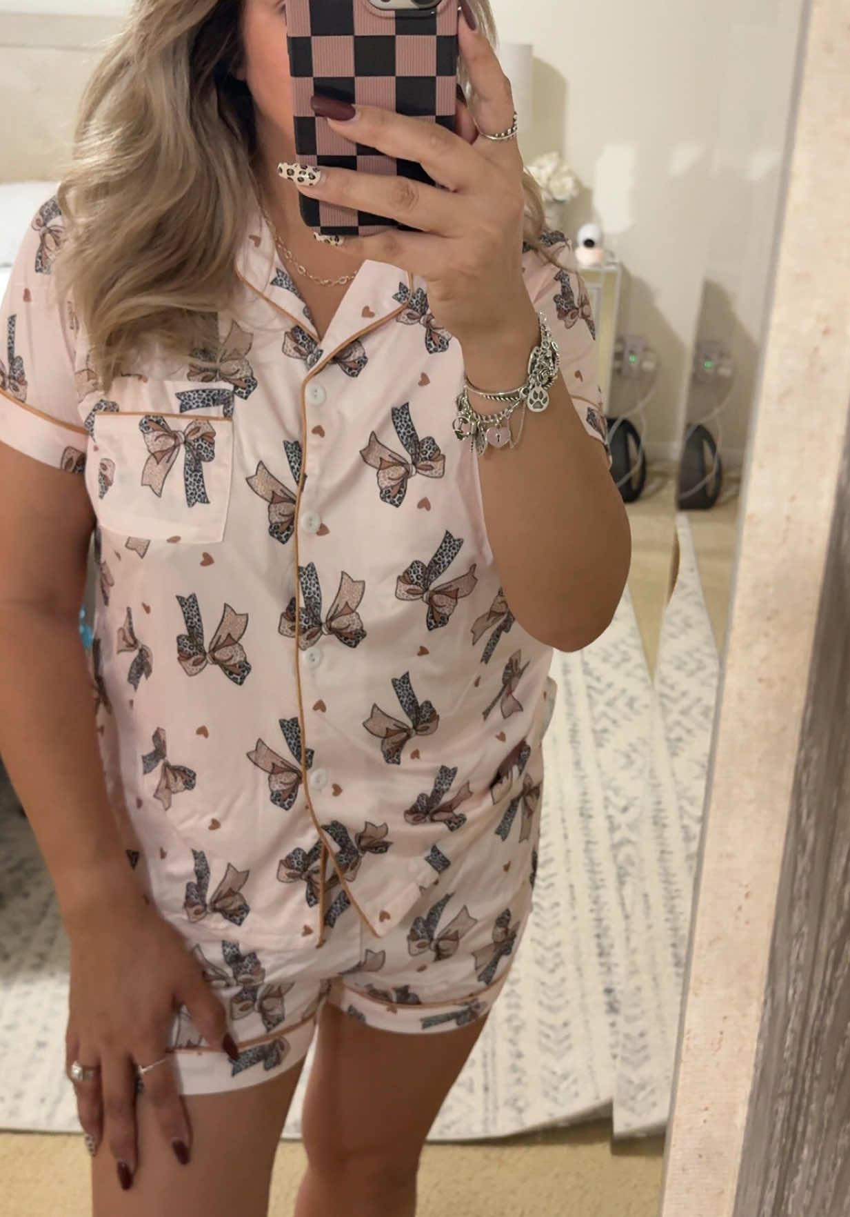 Seriously the CUTEST PJs I own! 🐆🎀💖 #pajamas #pjs #bow #pink #leopard 