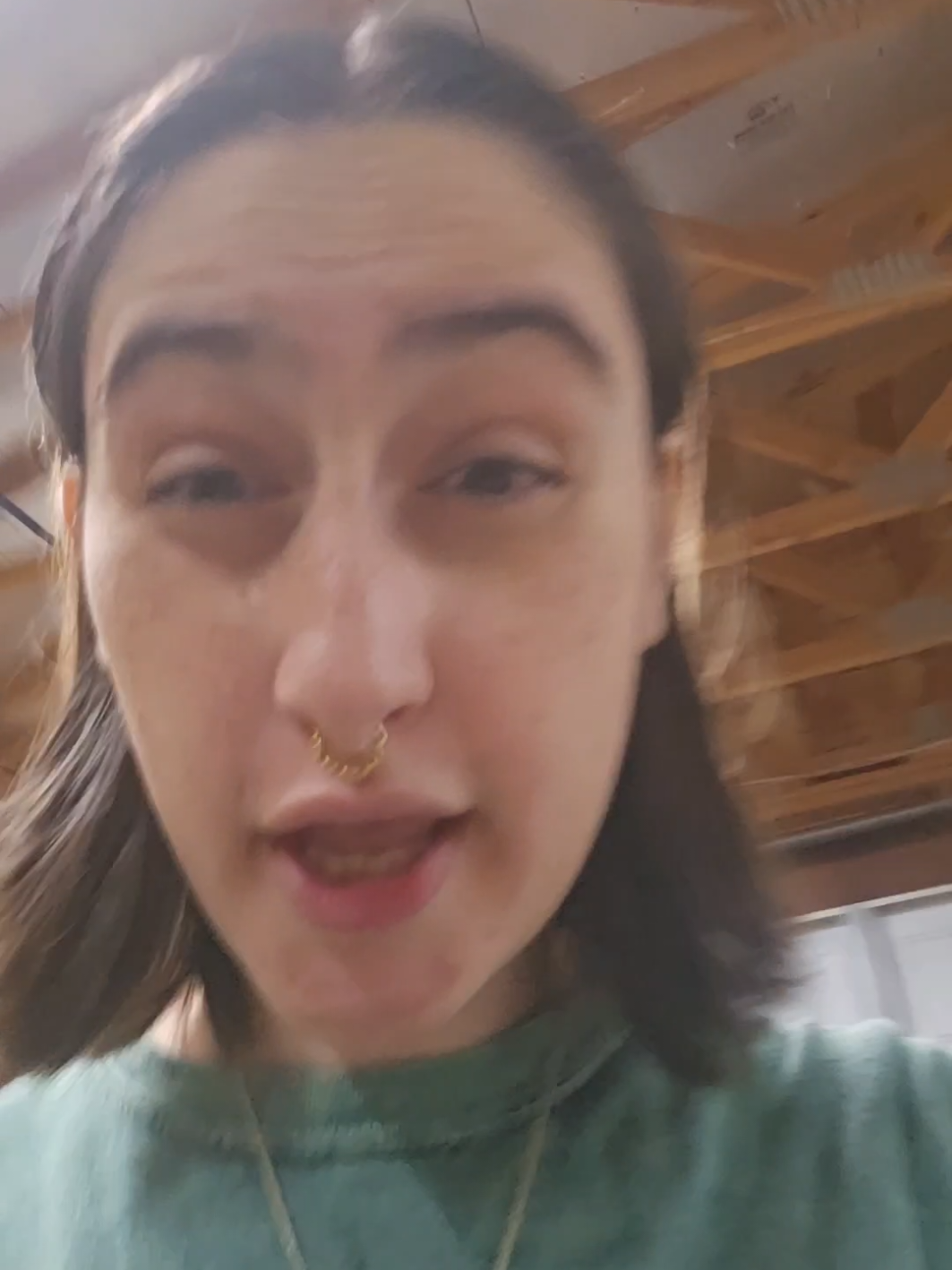 genuinely no hate to her she didn't know but it's like... a little humorous #fyp #tejano #latino #carabiner #ilaughed 