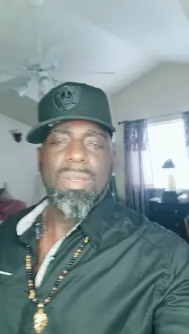 oldiebutgodie#whatthehell#oldies#silverdaddy #blktiktokcommunity #gaytiktok 