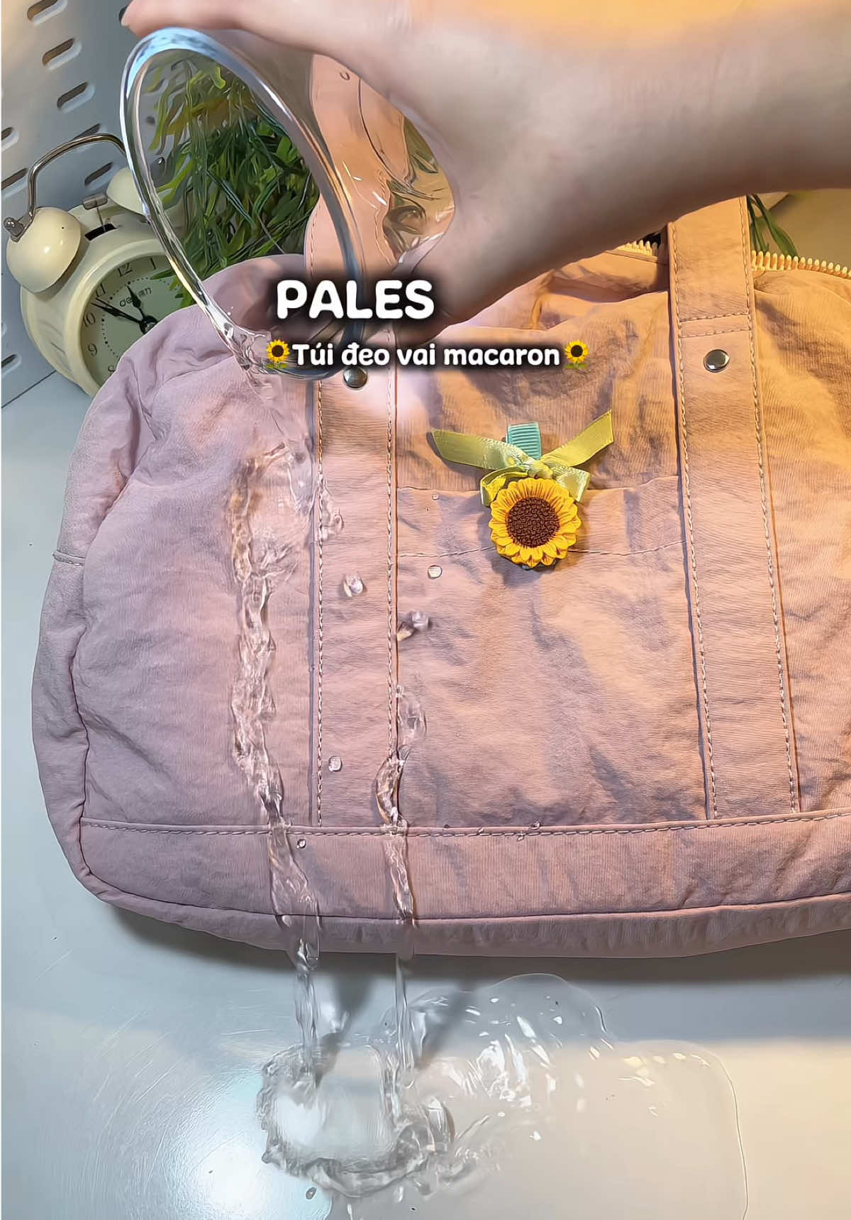 Túi đeo vai Macaron PALES nhiều ngăn rộng rãi. Đựng được ipad và ít sách vở #macaron #pales #tuideovai #tuixach #unboxcunghip 