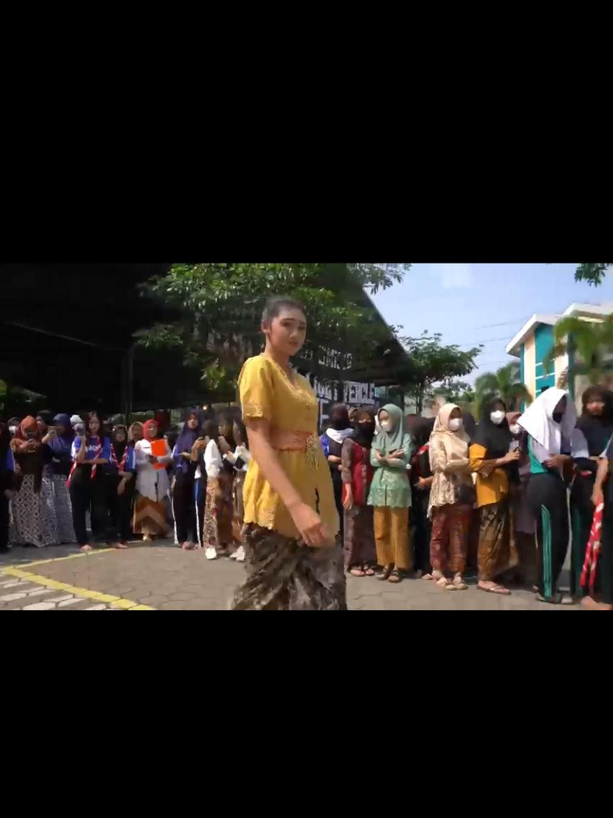 Gimbal HP Stabilizer  #fypage  #fyppppppppppppppppppppppp  #budaya  #smk  @Ndatarie  @eRinda  @Aneira  @smknegeri10malang  @tkj1_vocsten  @vocsten_dkv_2  @vocs_motovlogmdr  @vocstenbois  @vocsten.bois  @vocsten 
