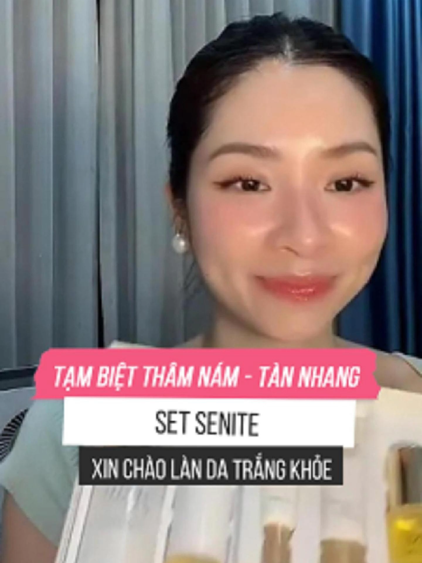 Dưỡng da 3 năm nhưng da vẫn không trắng, nám còn đậm hơn? Có thể chị đang đi sai hướng…  “Chị đã chăm chỉ skincare mỗi ngày, thử biết bao sản phẩm trắng da, từ nội địa đến ngoại nhập. 3 năm trời kiên trì, nhưng da vẫn xỉn màu, thậm chí còn dễ bắt nắng hơn trước…”  Nếu đây là lời tâm sự của chính chị – thì em Vân Anh hiểu cảm giác đó vừa mệt mỏi, vừa thất vọng đến mức nào.  Thật ra, không phải chị chưa đủ kiên trì, mà vì cách mình chọn chưa đi đúng hướng. ❌ Vì sao dưỡng hoài không trắng? Sai lầm là nhiều người chọn sản phẩm 