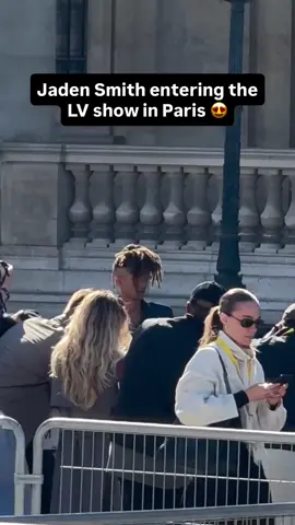 Thank u 5x zoom🙏🏻 @Jaden @Louis Vuitton #parisfashionweek #pfw #fashionweek #americaninparis #jadensmith 