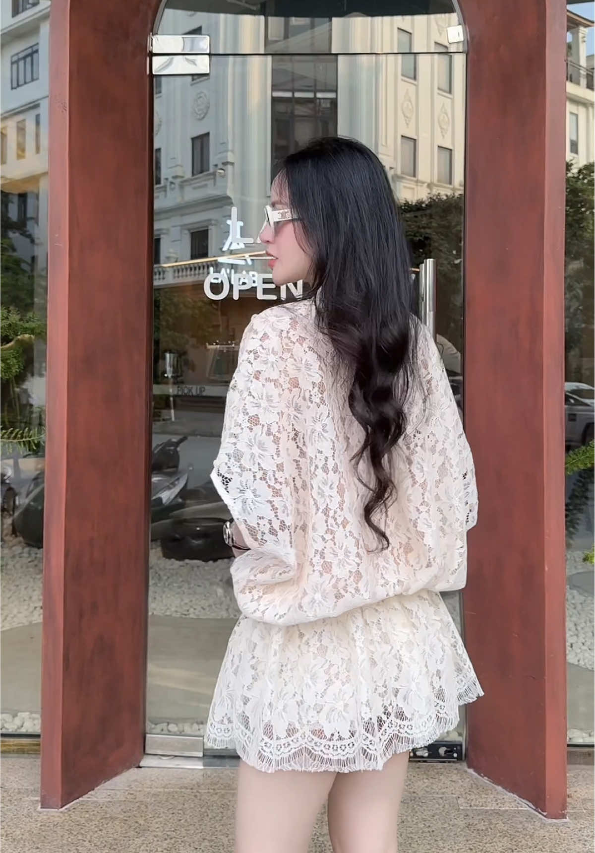 Mặc set này sang lắm mấy c tin elmmm