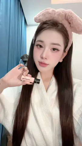 Các bà thích màu son nhẹ nhàng sang chảnh đâu rùi😜😜#xuhuong #sonmooekiss 