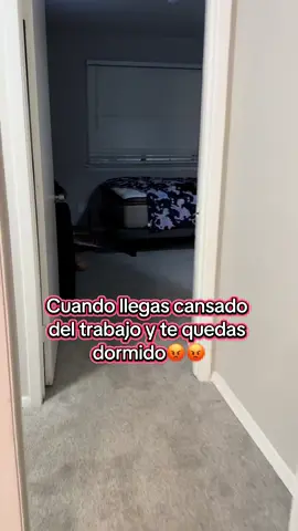 Cuando llegas cansado del trabajo y te quedas dormido#cansado#dormir#parati#viral#humor 